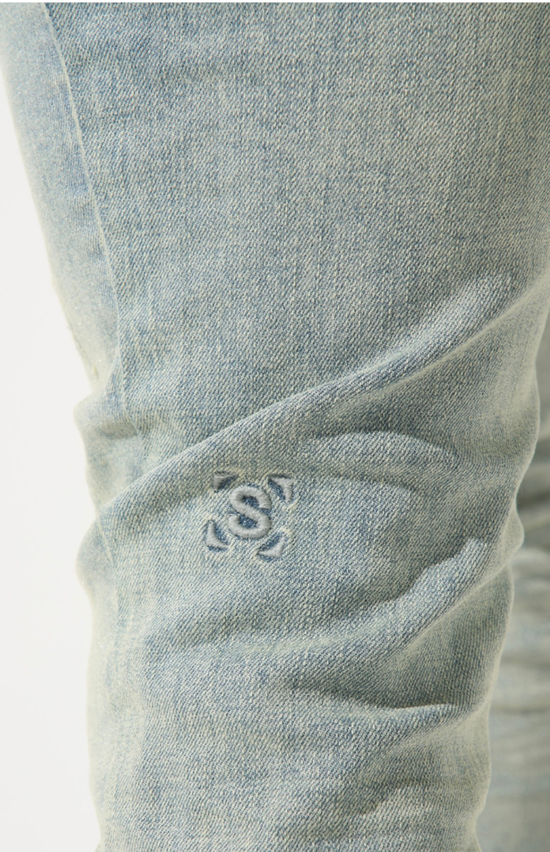 “AURA” jeans